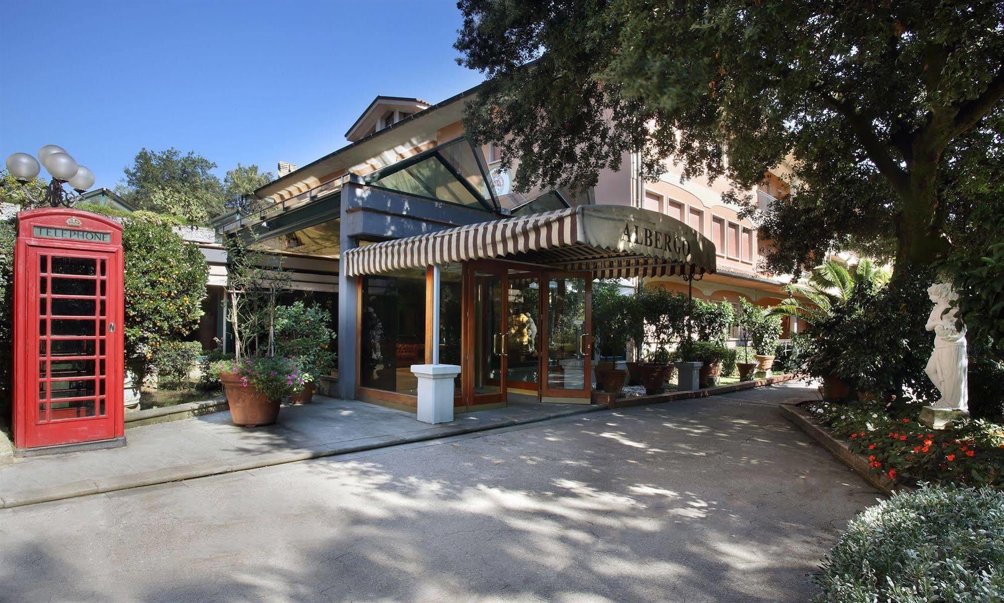 Hotel Villa Delle Rose Пеша Екстериор снимка