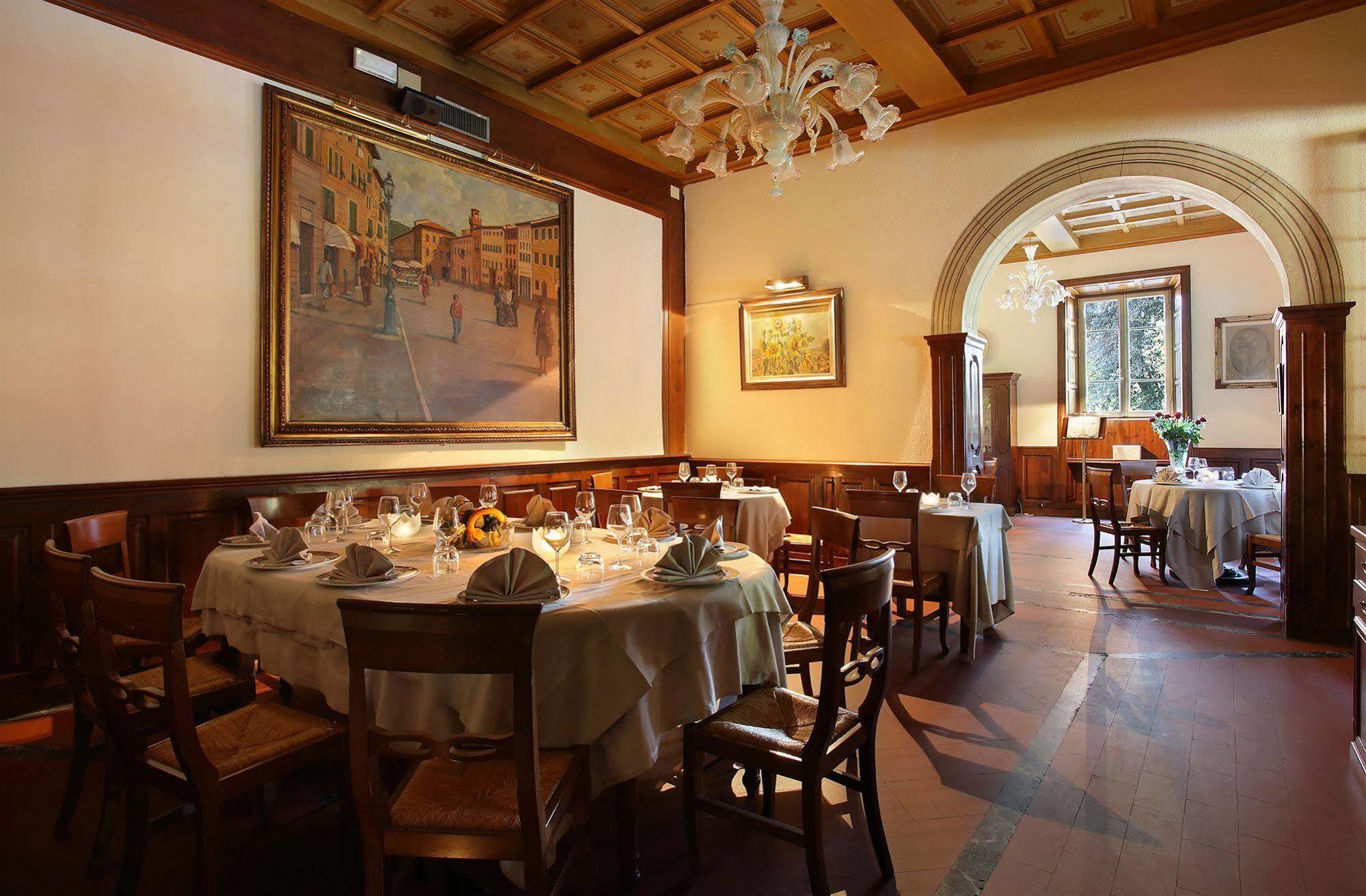Hotel Villa Delle Rose Пеша Екстериор снимка